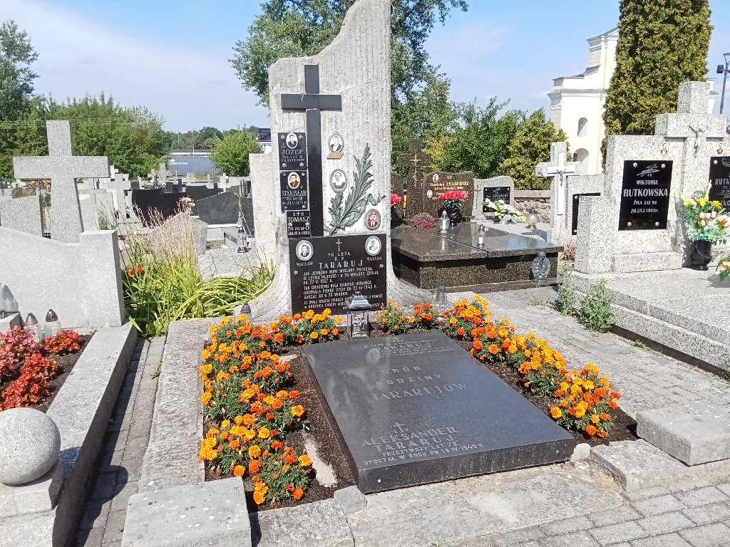 Grób Aleksander Tararuj