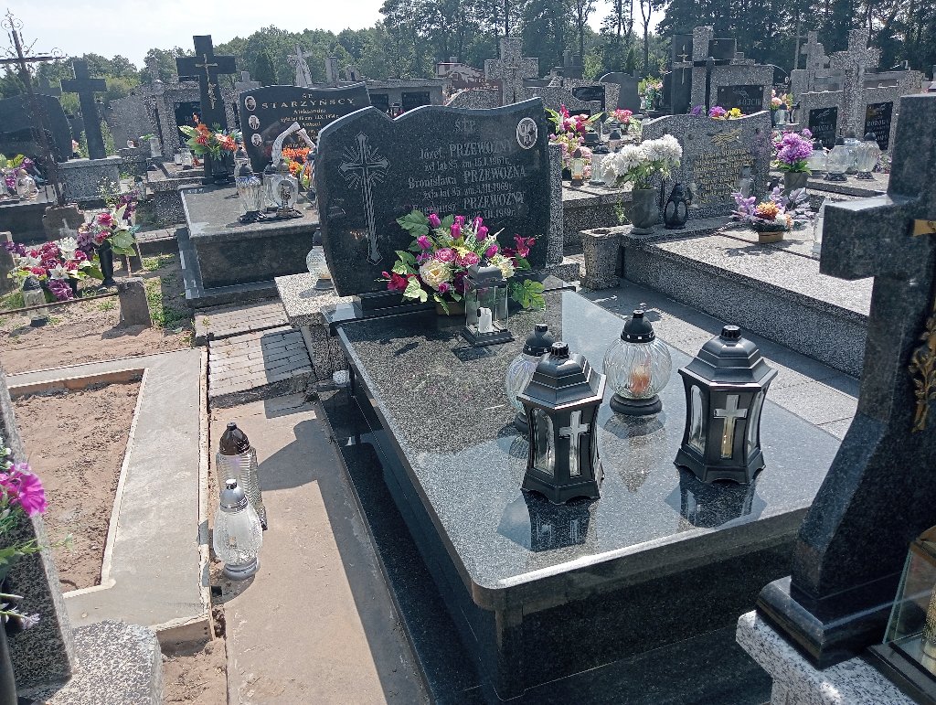 Grób Bronisława Przewoźna