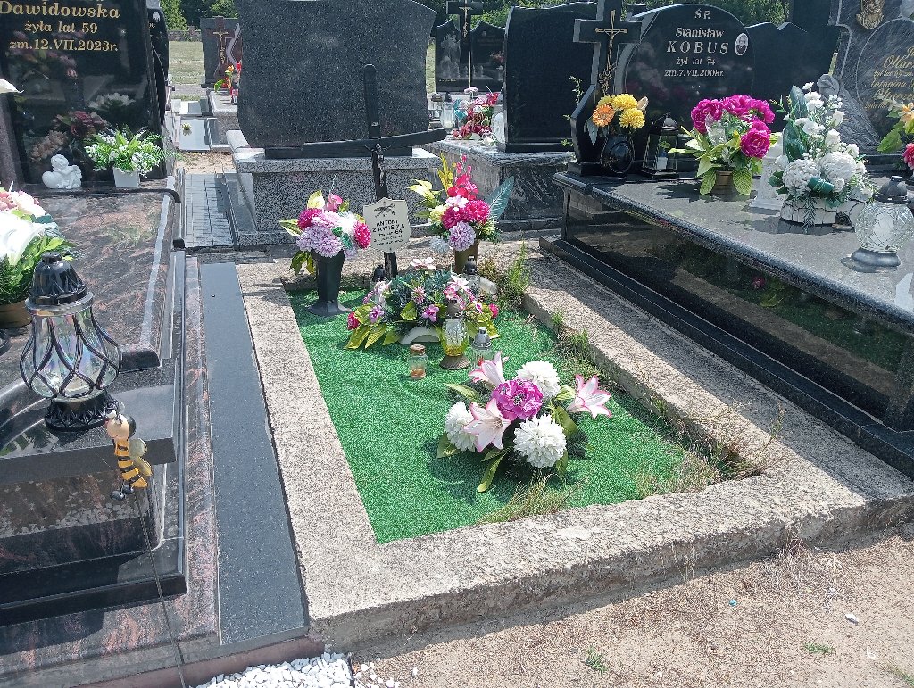 Grób Antoni Zawisza